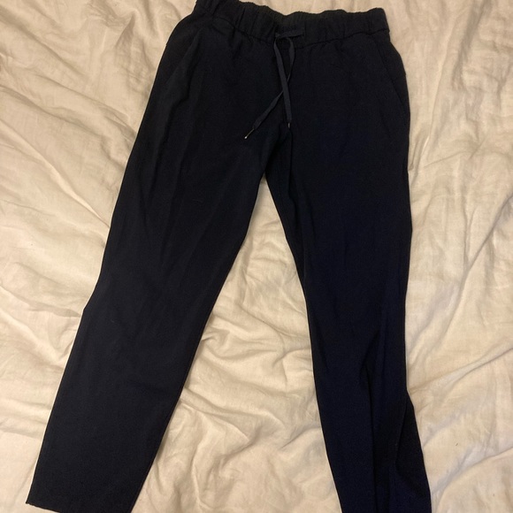 Lululemon On The Fly 7/8 pants - Picture 2 of 5
